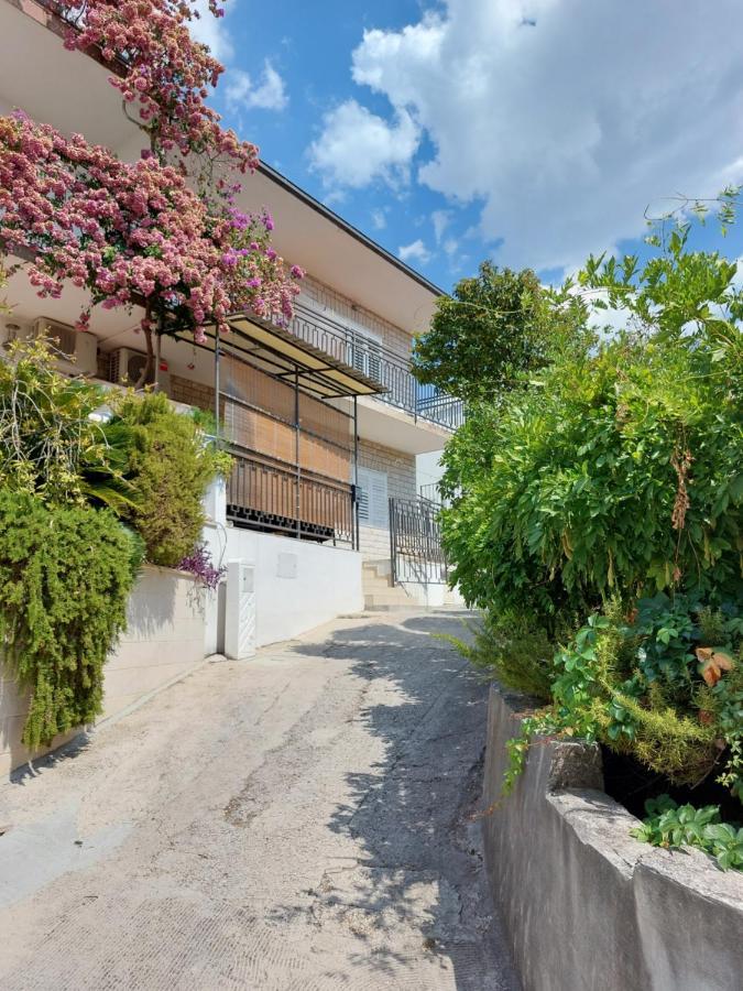 Apartmani Luka Baška Voda Eksteriør bilde