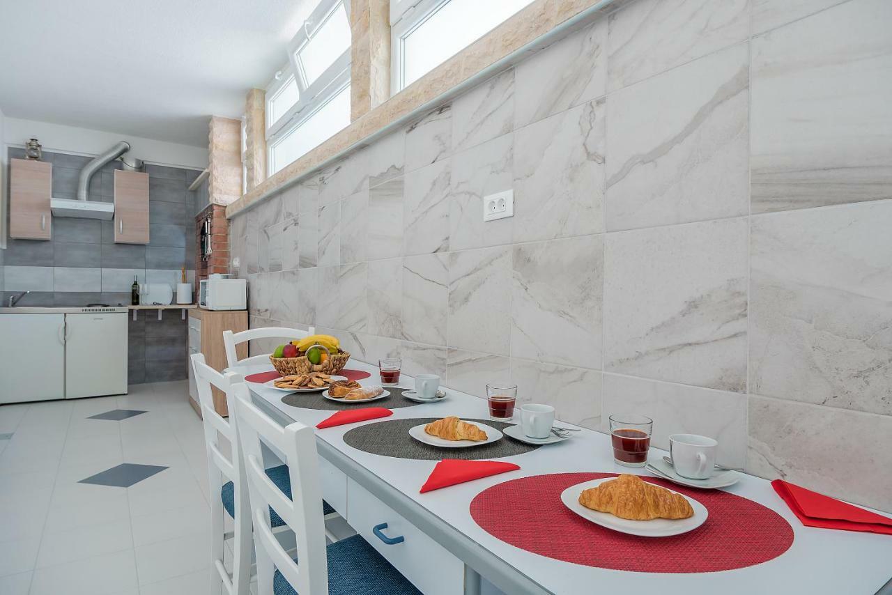 Apartmani Luka Baška Voda Eksteriør bilde